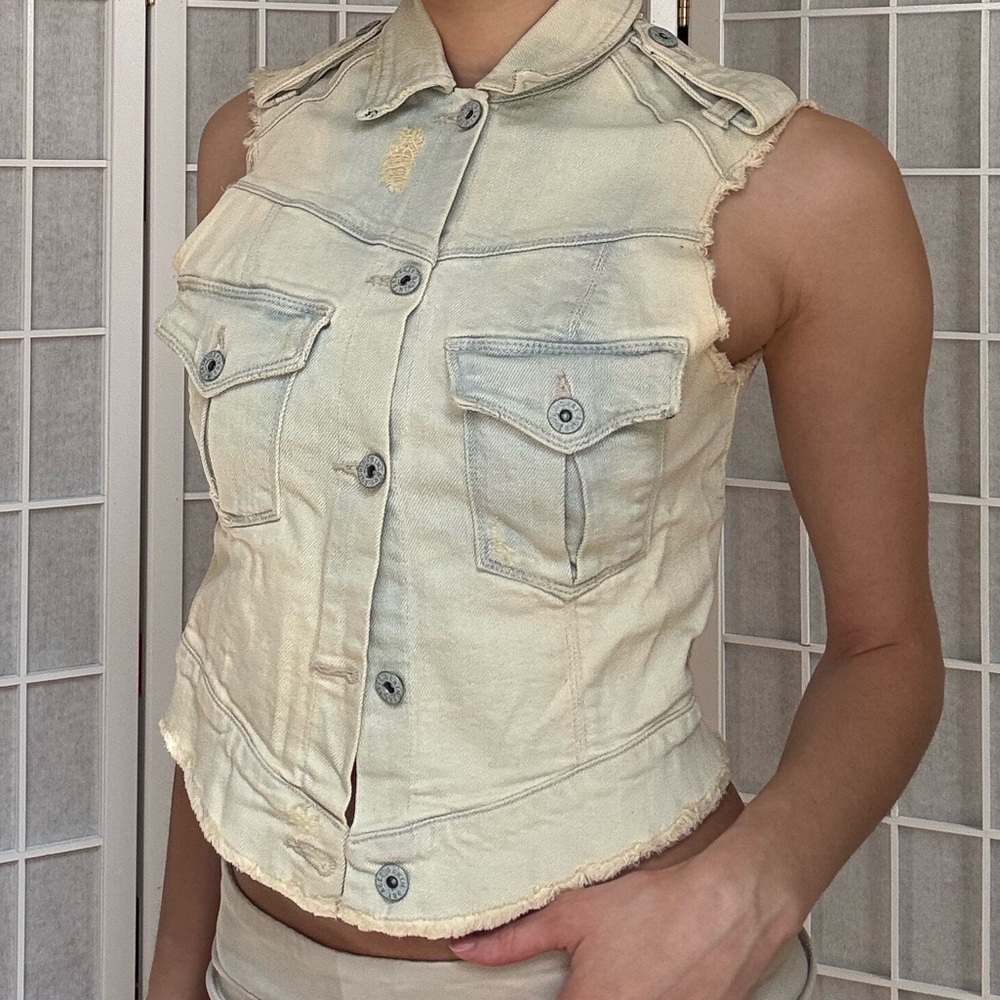 Sleeveless light washed denim Button-Up Vest